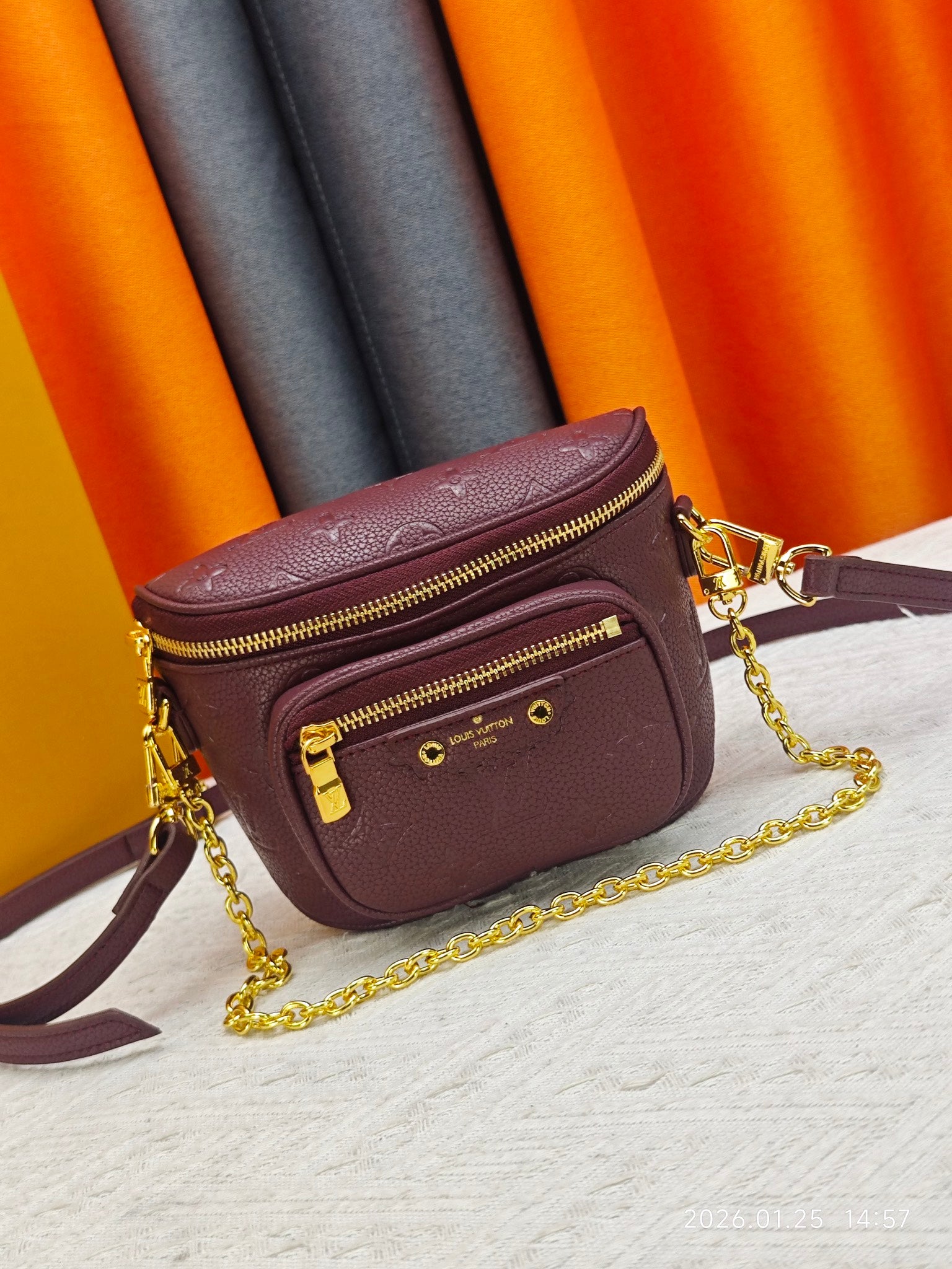 B1P46E75 Popular leather bag