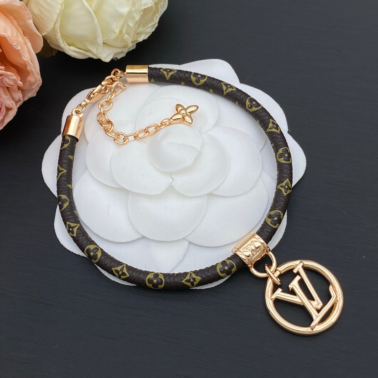 X1N36E83X Popular  Bracelets