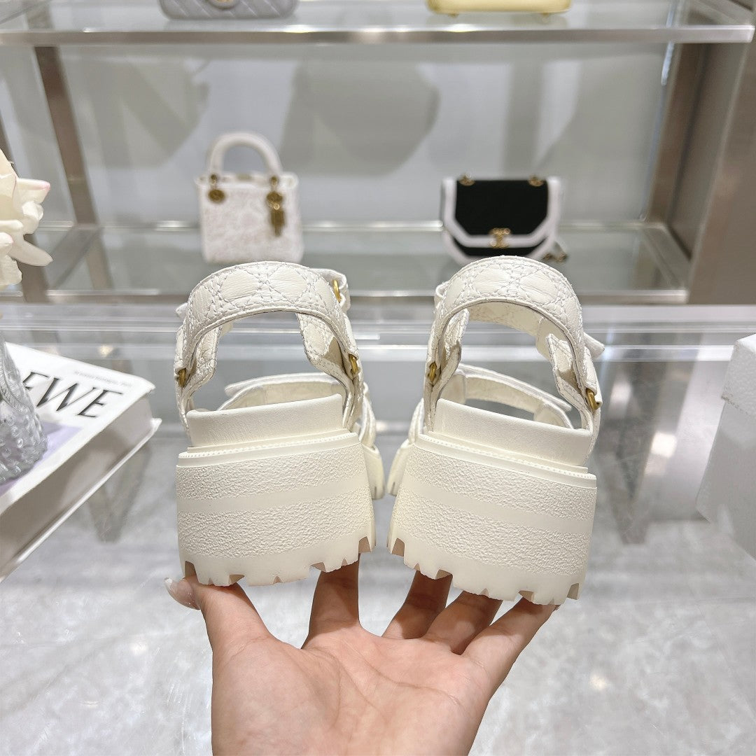 Z2Q55D48 Popular leather shoes