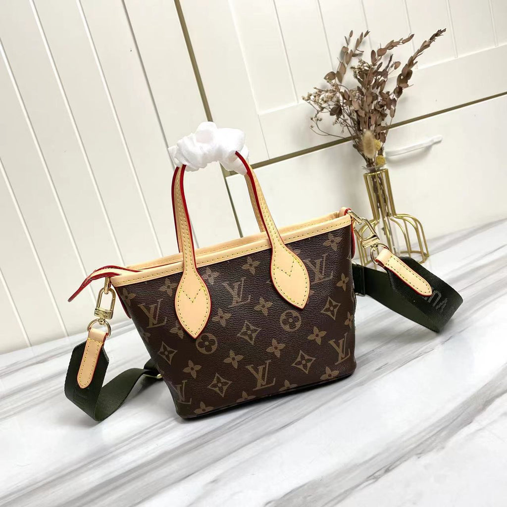 B12X93E85 Popular leather bag 