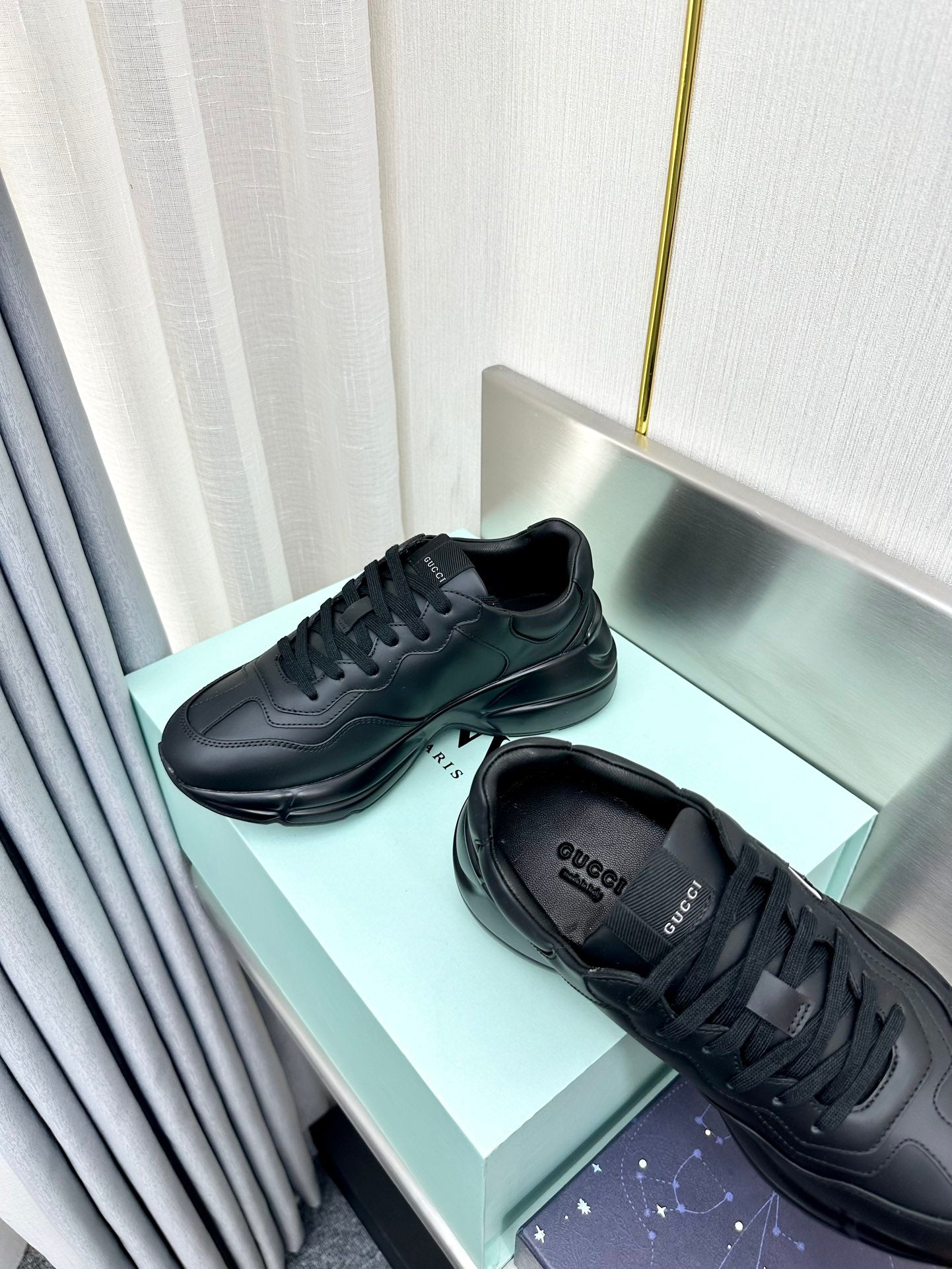 Z2Q95B152  Popular high-quality Shoes