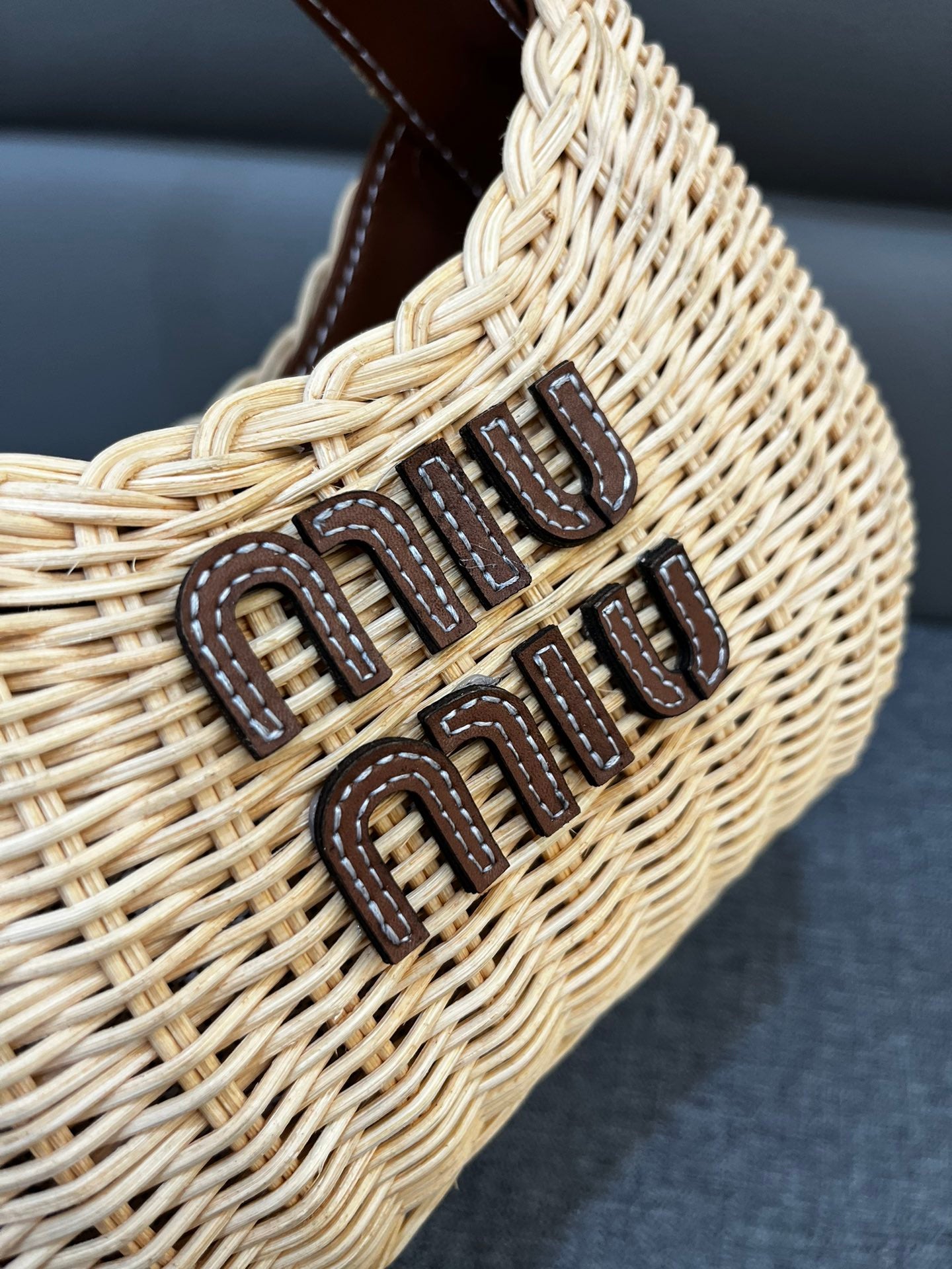 B1P46A119 Popular woven bag