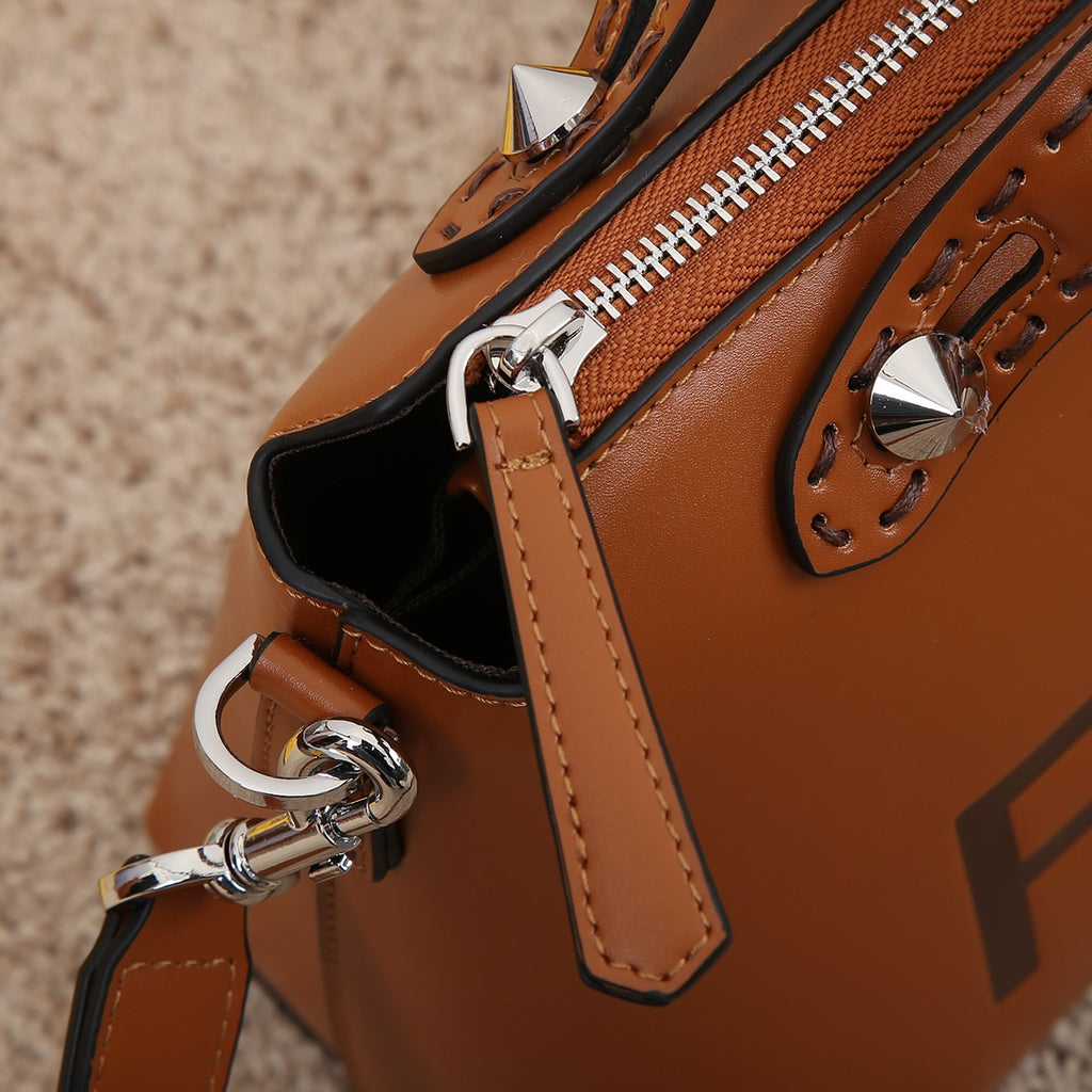 B5X111F41 Popular leather bag 