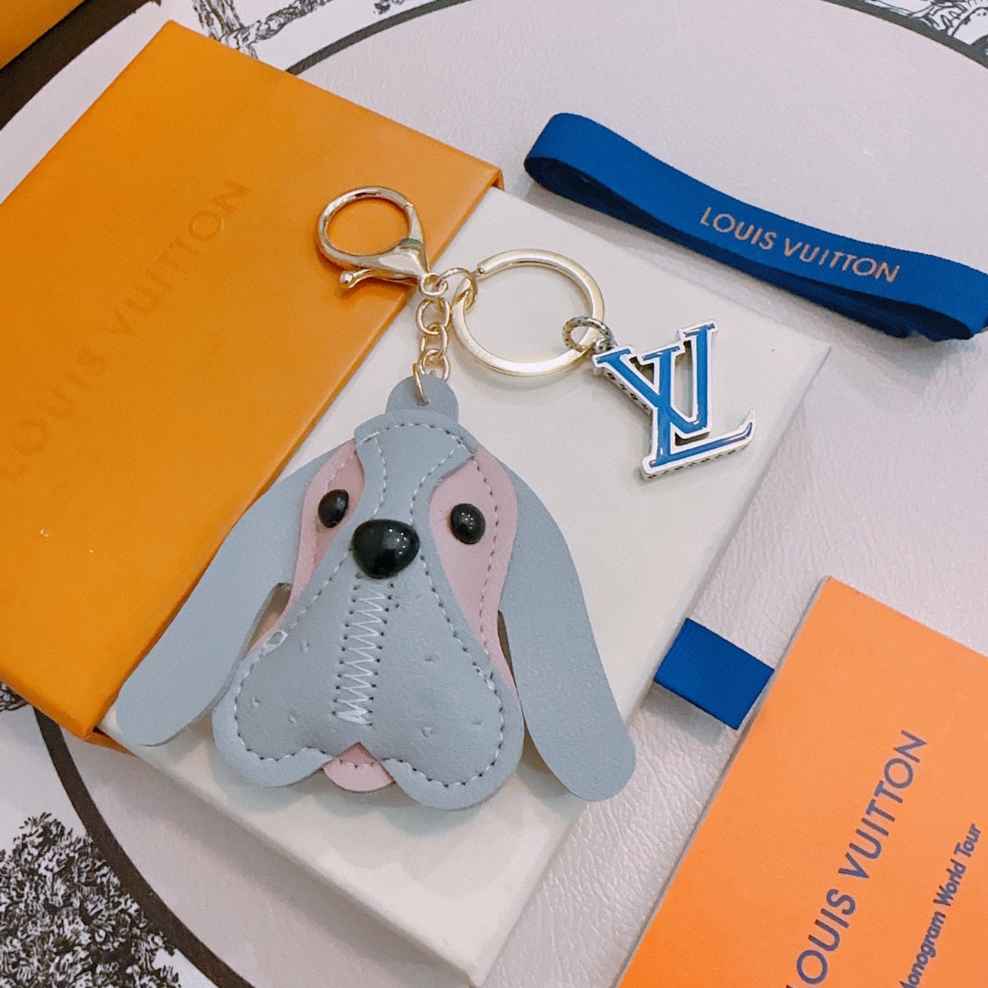 A1Z105E87 Popular bag 's charms accessories