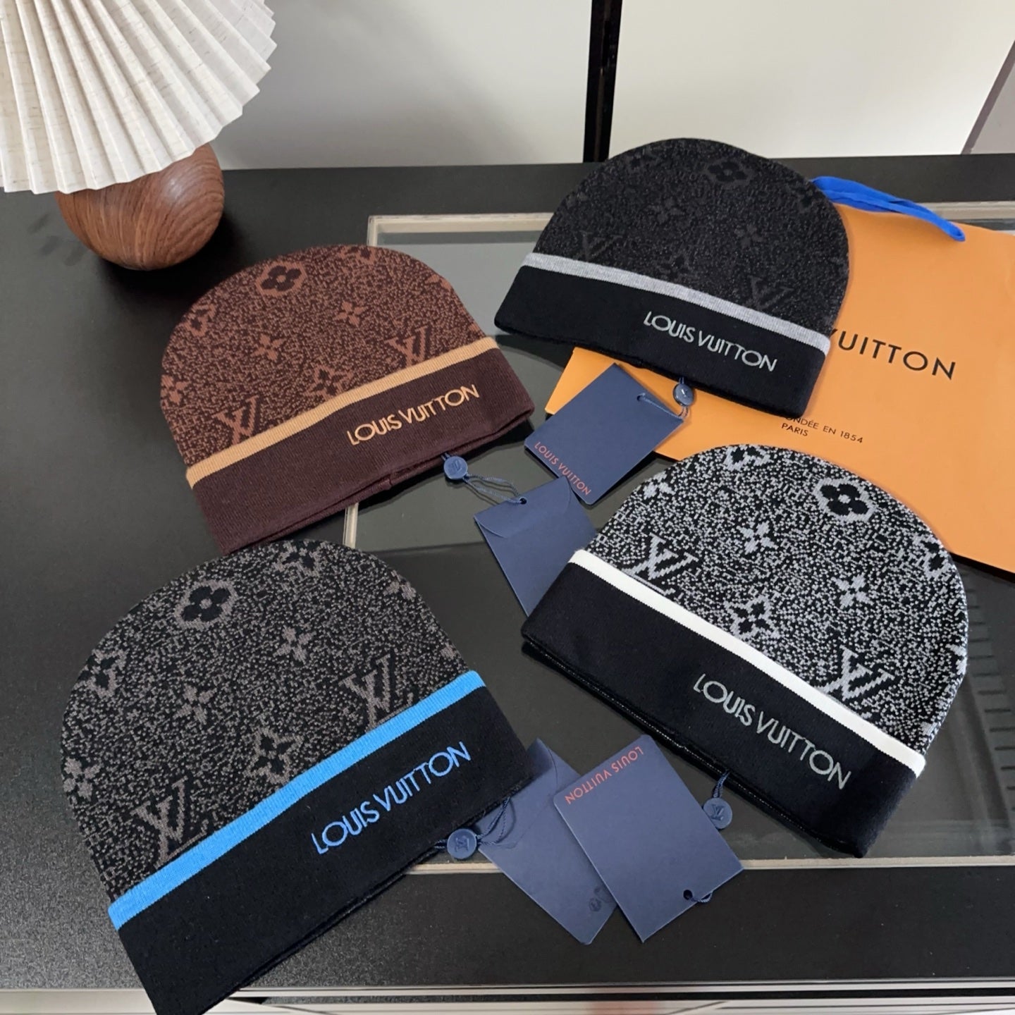 M1R86E19 Popular hats