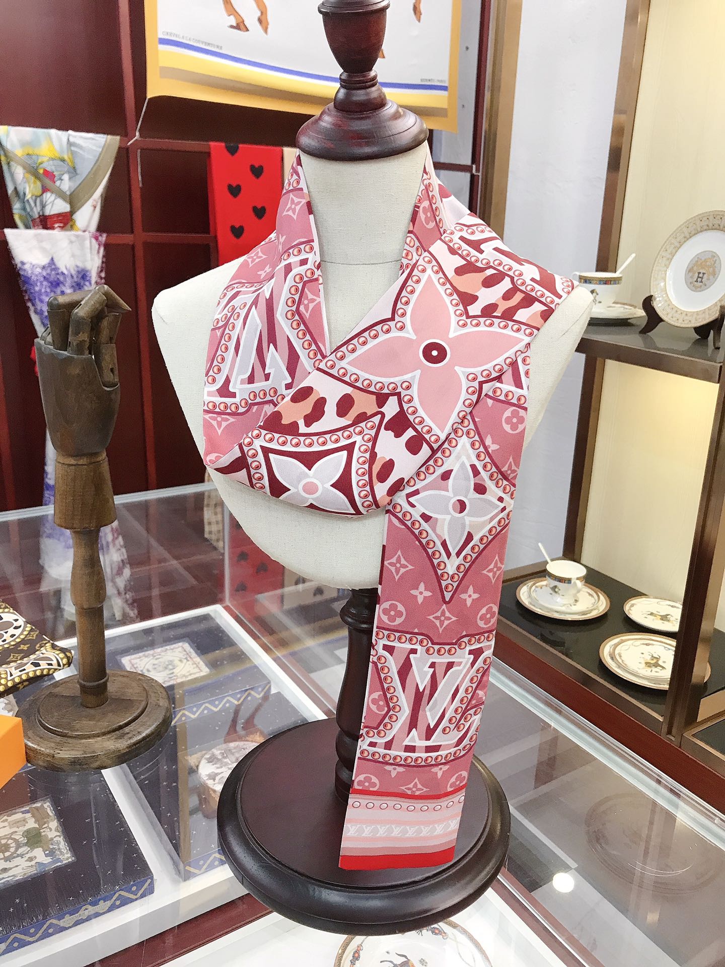 W1Z25E178 Popular Silk Scarve