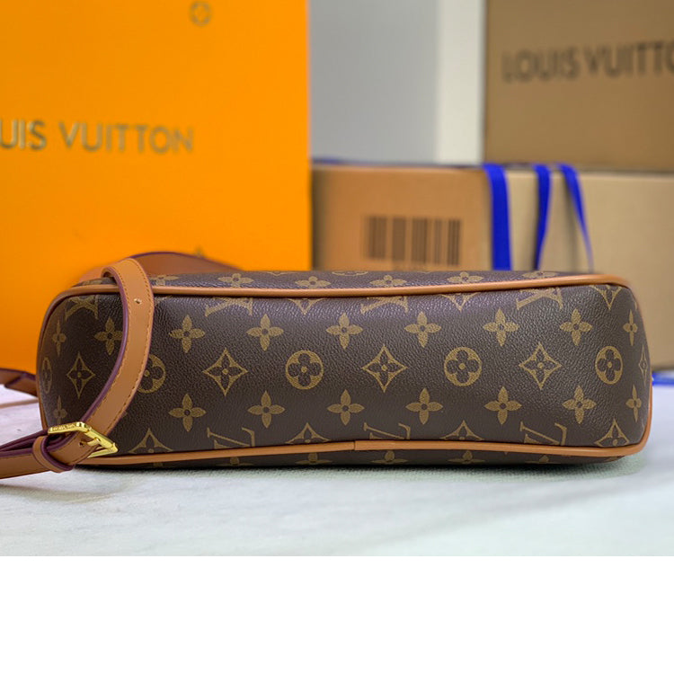 B1X51E01 Popular  leather bag 