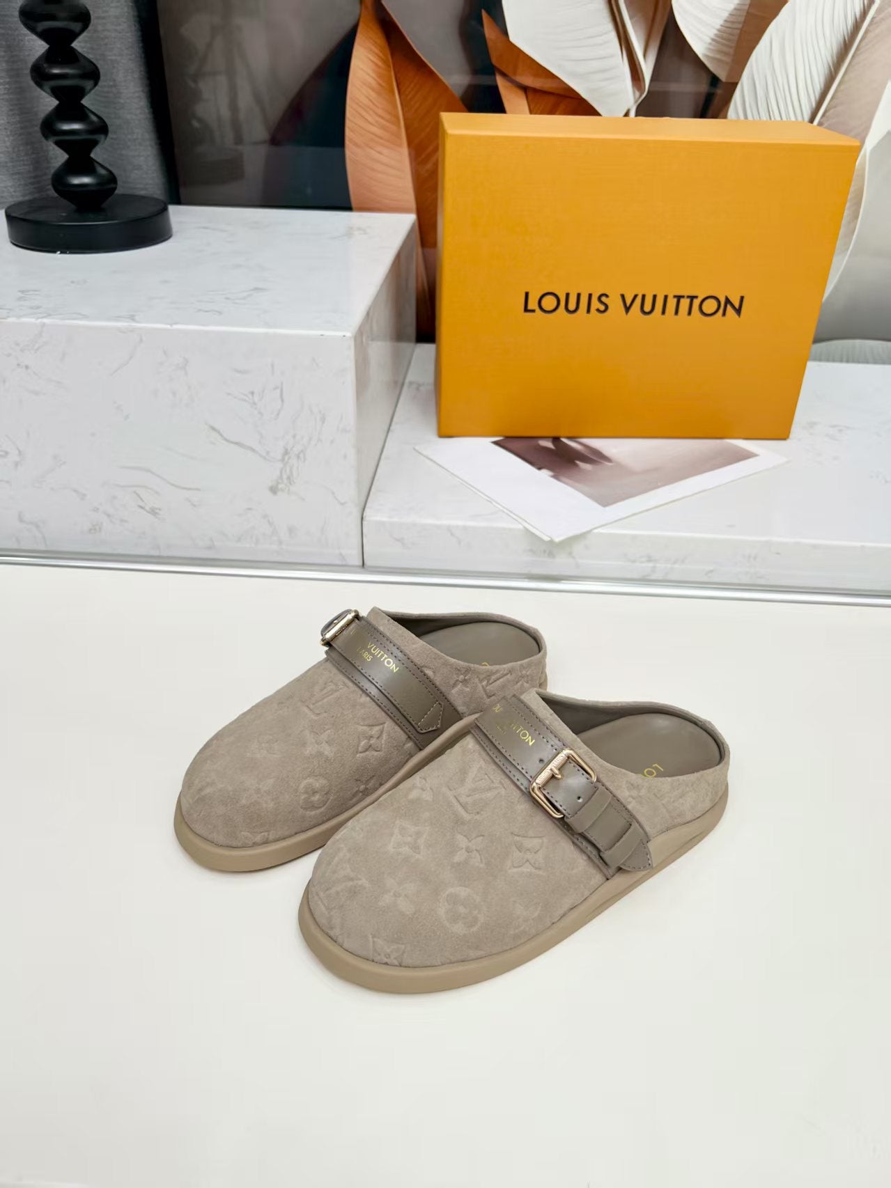Z2Q105E255 Popular high-quality Shoes