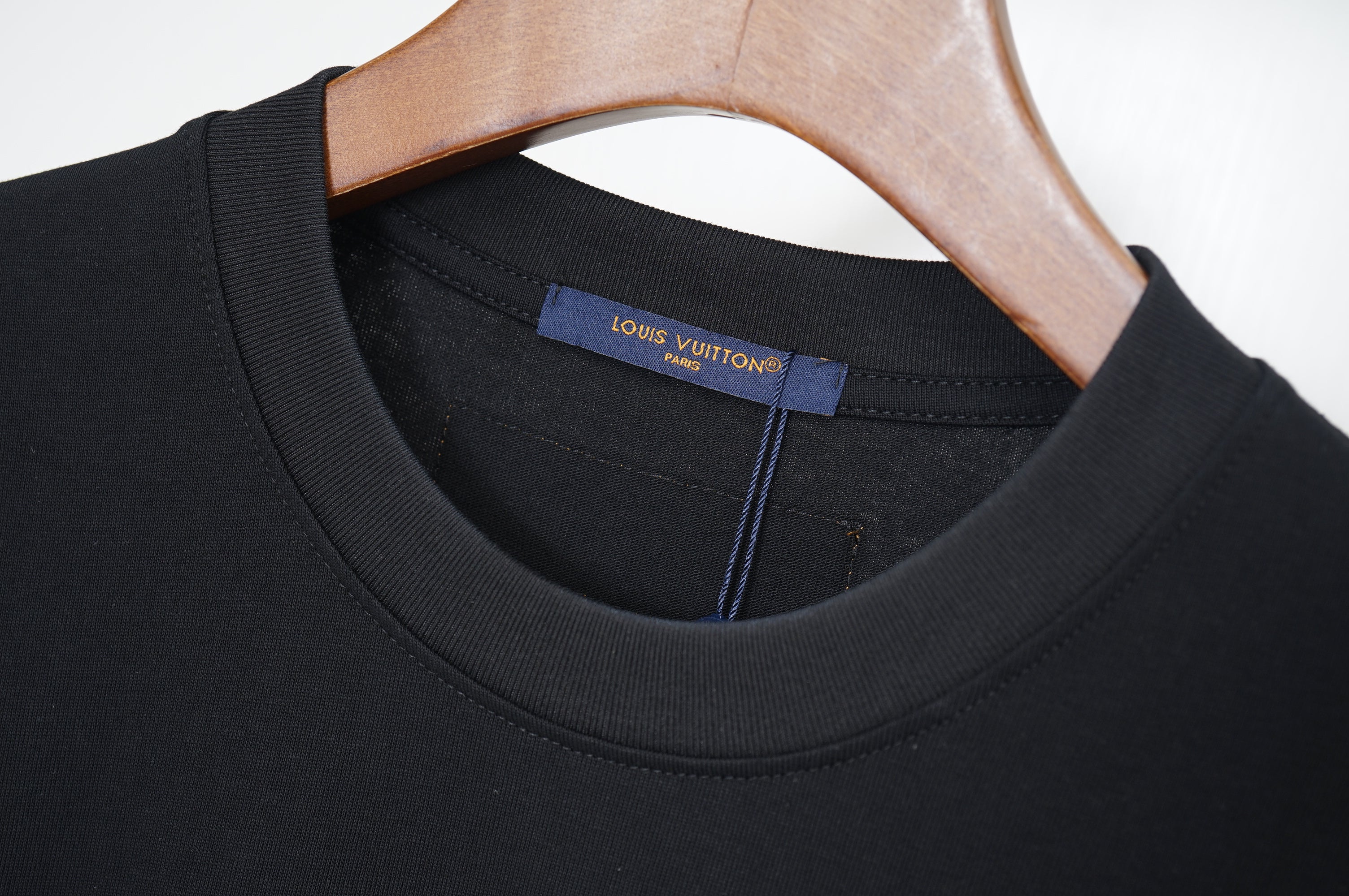 U1R86E12 Popular T-shirts