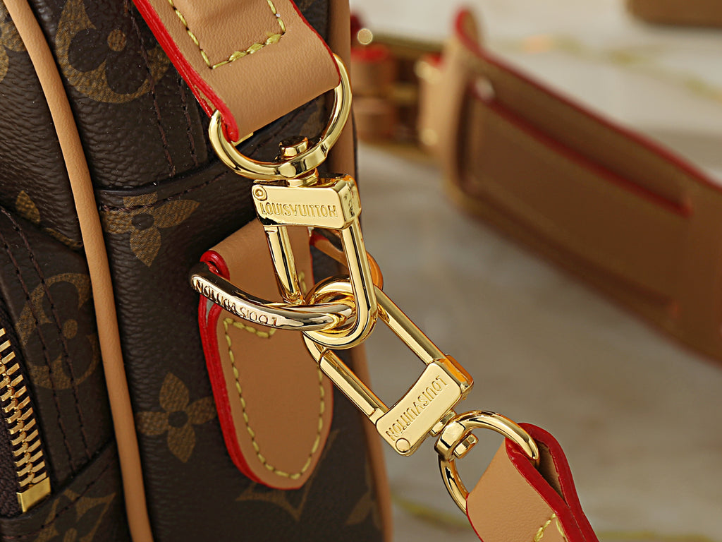 B1P46E108 Popular leather bag
