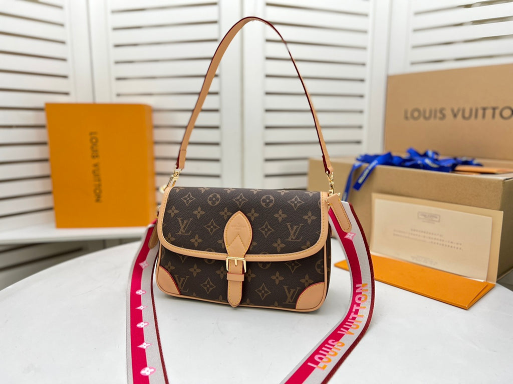 B12X73E28 Popular leather bag 