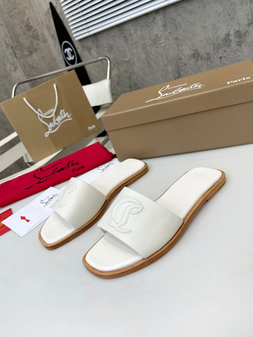 Z2XA32 Popular leather Slippers