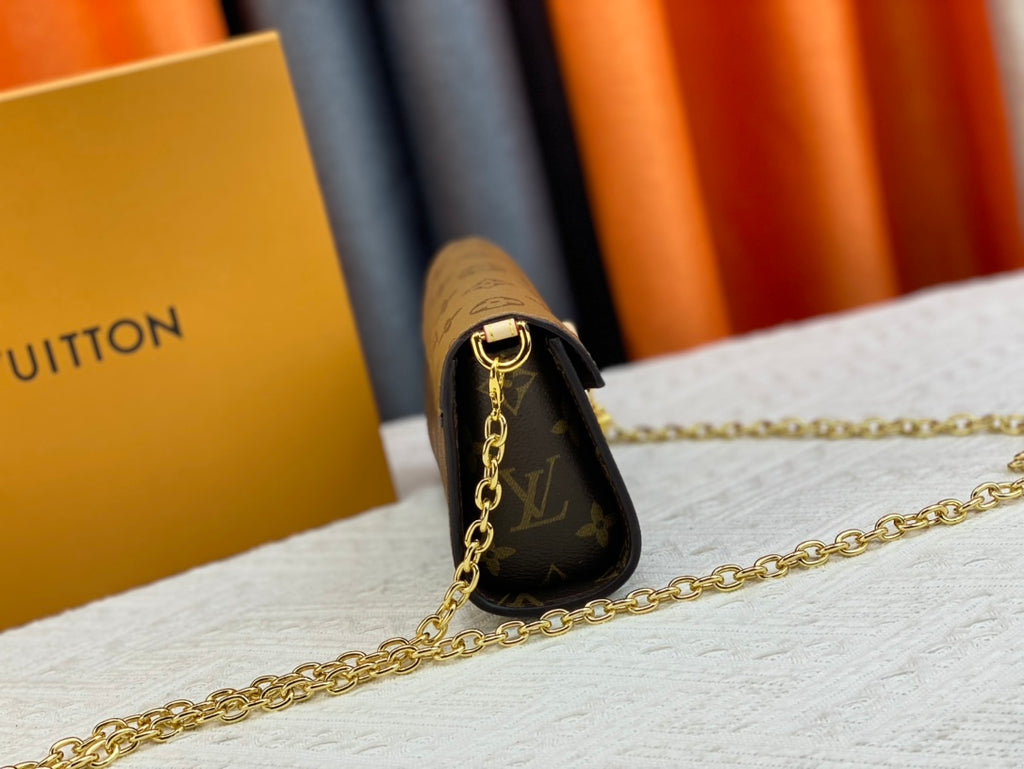 B1X43E32 Popular  leather bag 