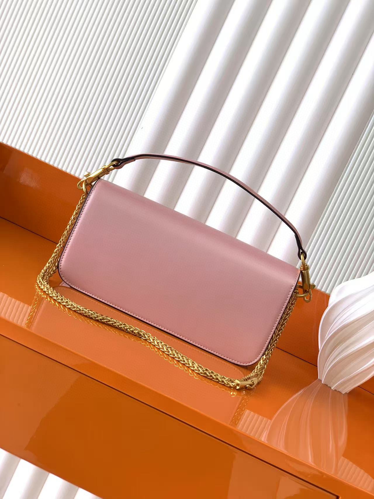B1P36A31 Popular  leather bag
