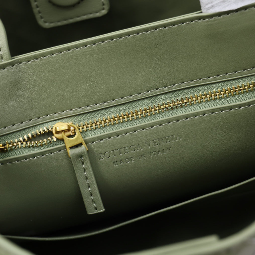 B1X104A81 Popular  leather bag