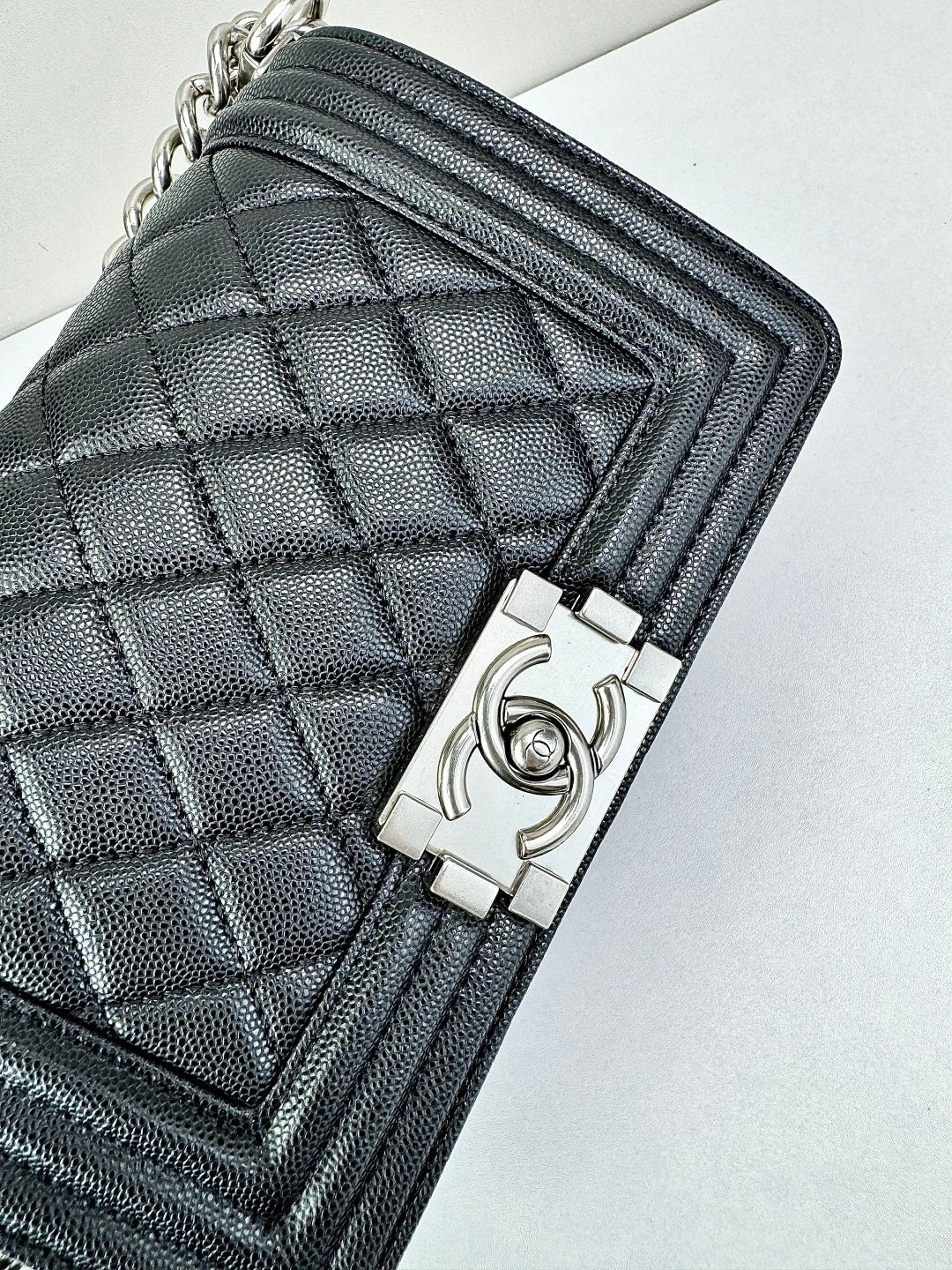 B1P36C17 Popular Caviar leather bag