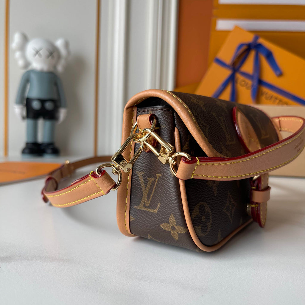 B1P36E37 Popular leather bag