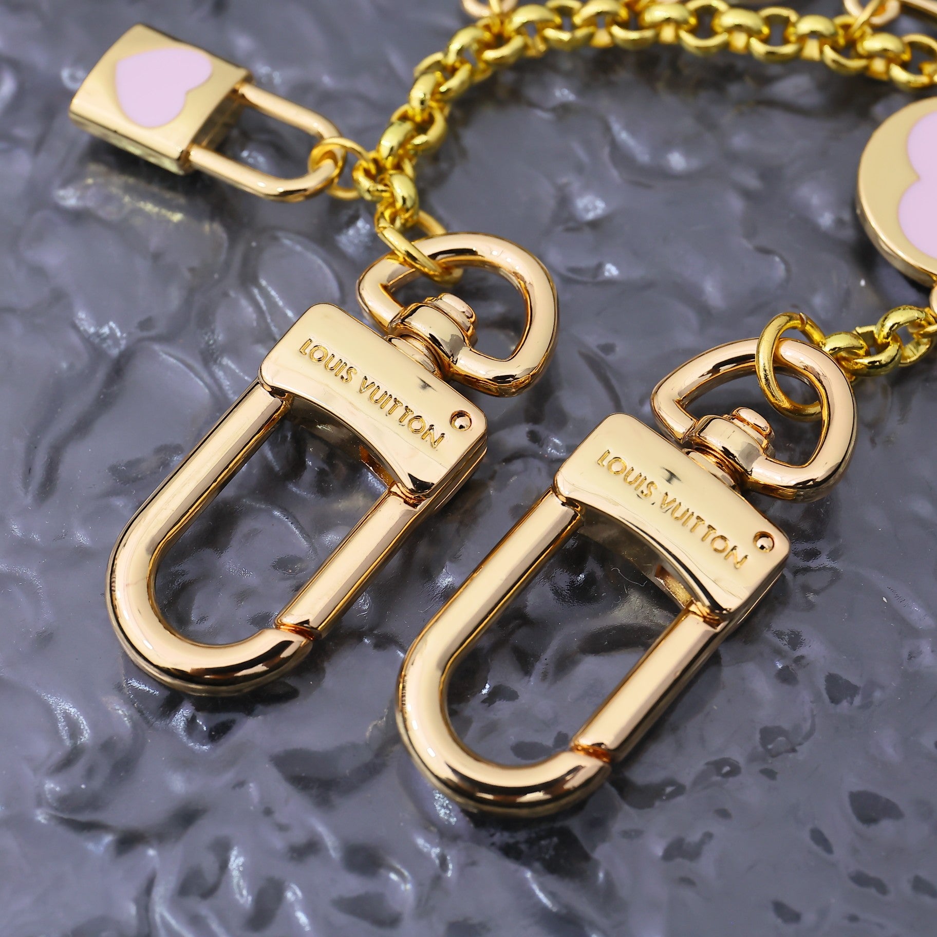 A1Z84E17  Popular Keychains