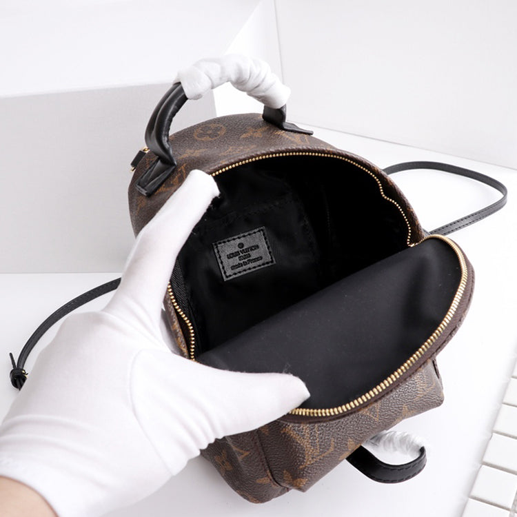 B1P11E010 Popular  leather backpacks