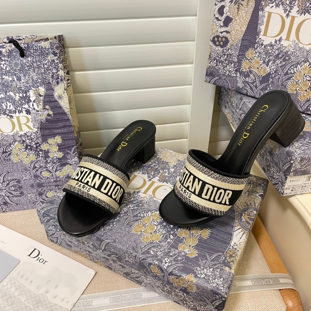 Z1ZD64 Popular sandals
