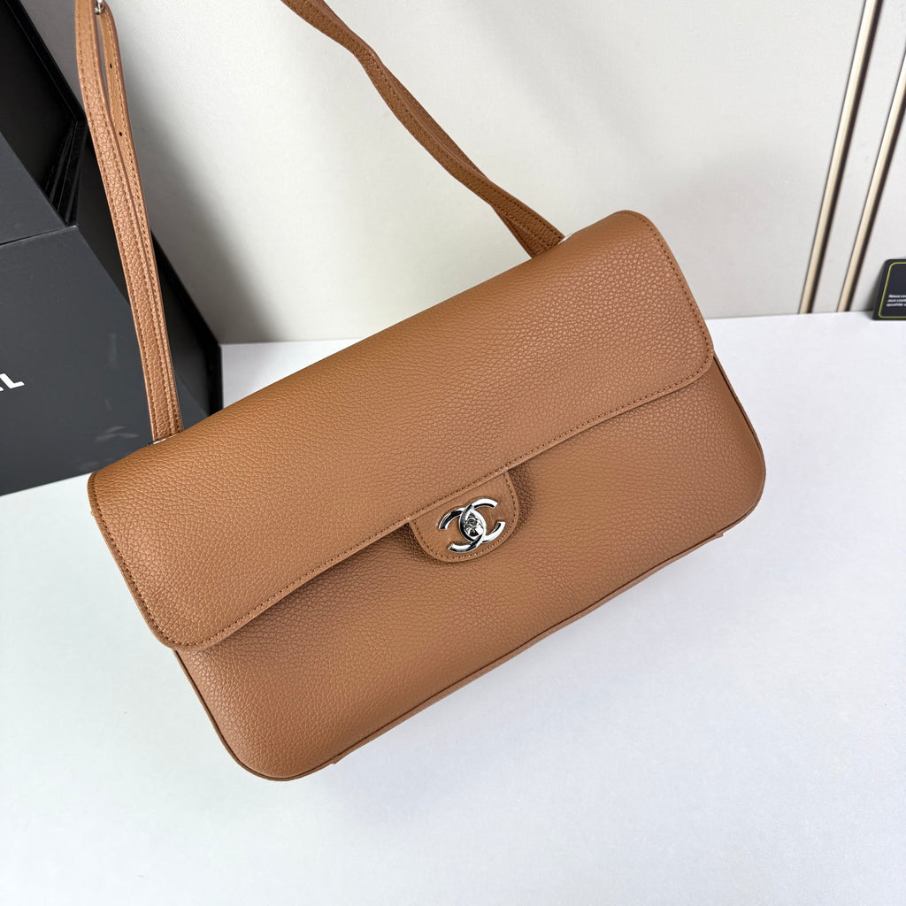 B1R76C35 Popular leather bag