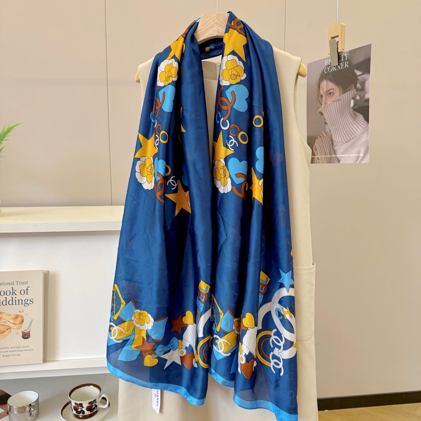 W1Z35C200  Popular Silk Scarve