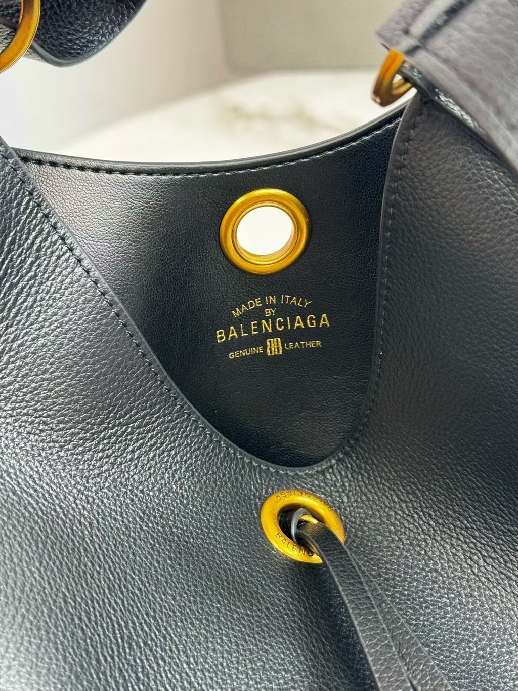 B1P46J144 Popular leather bags