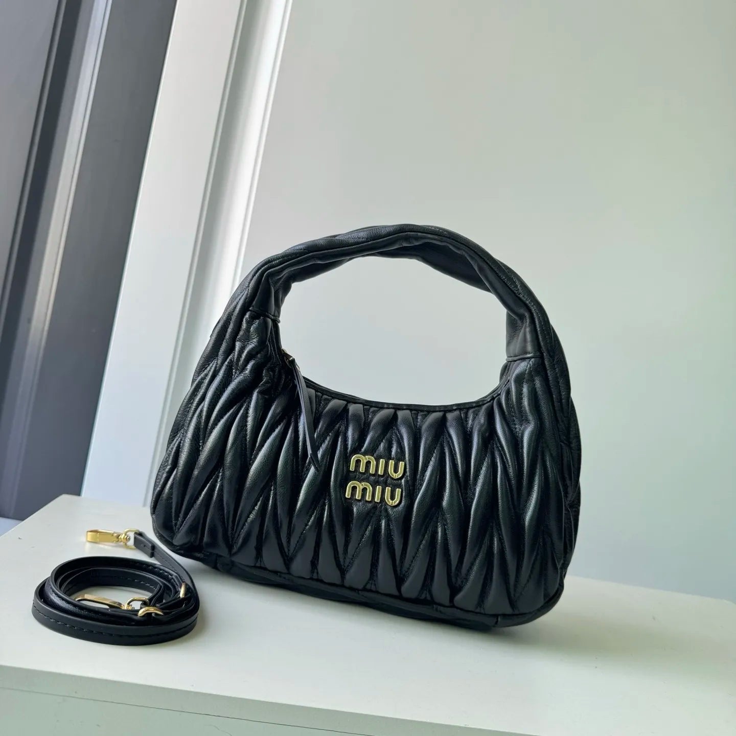 B1P46A120 Popular leather bag（29x24x10cm）