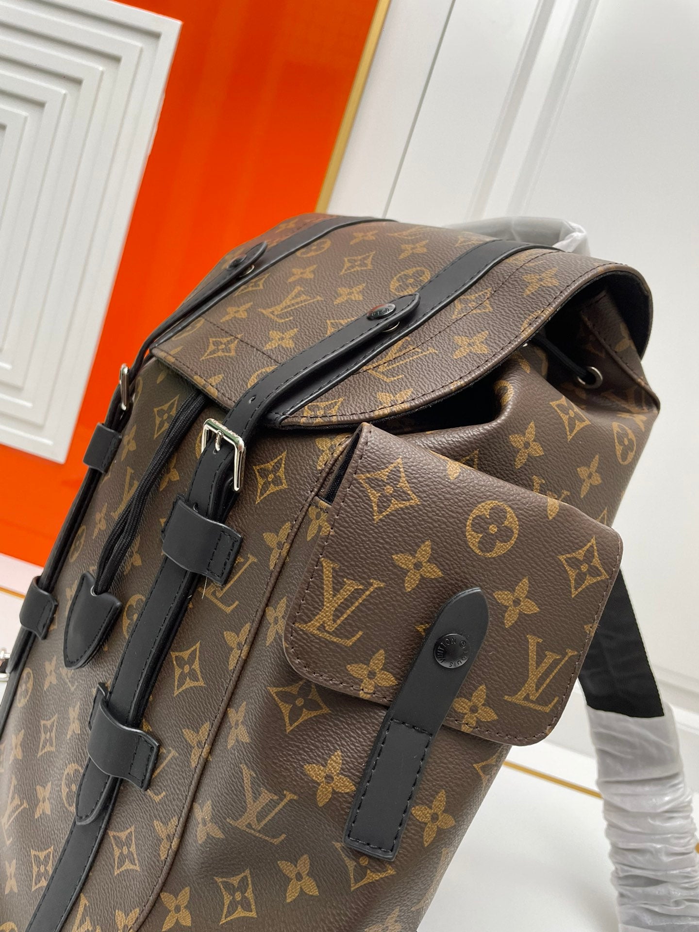 B1W15E68 Popular  leather Backpacks