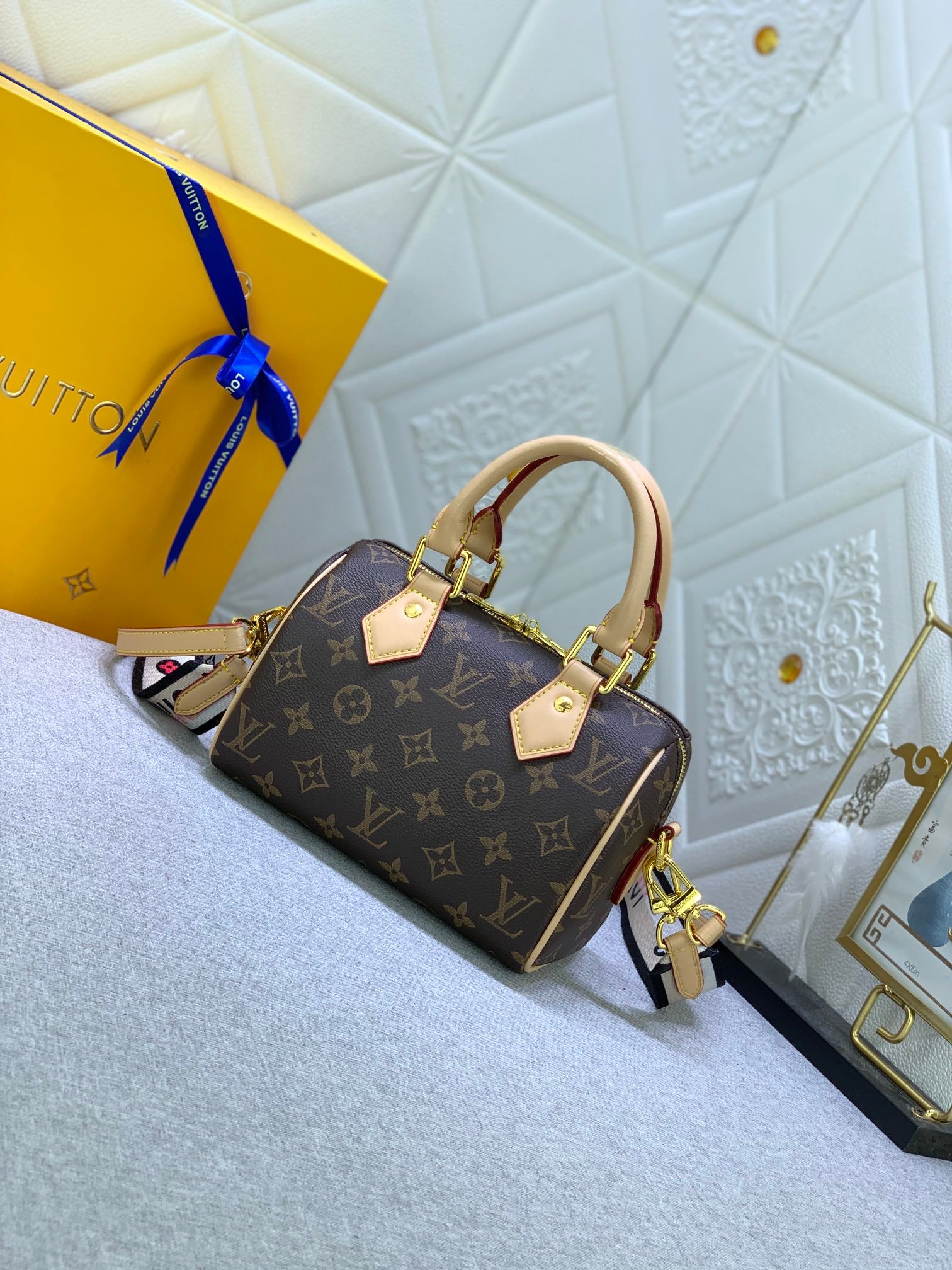 B12X73E44 Popular  leather bag 