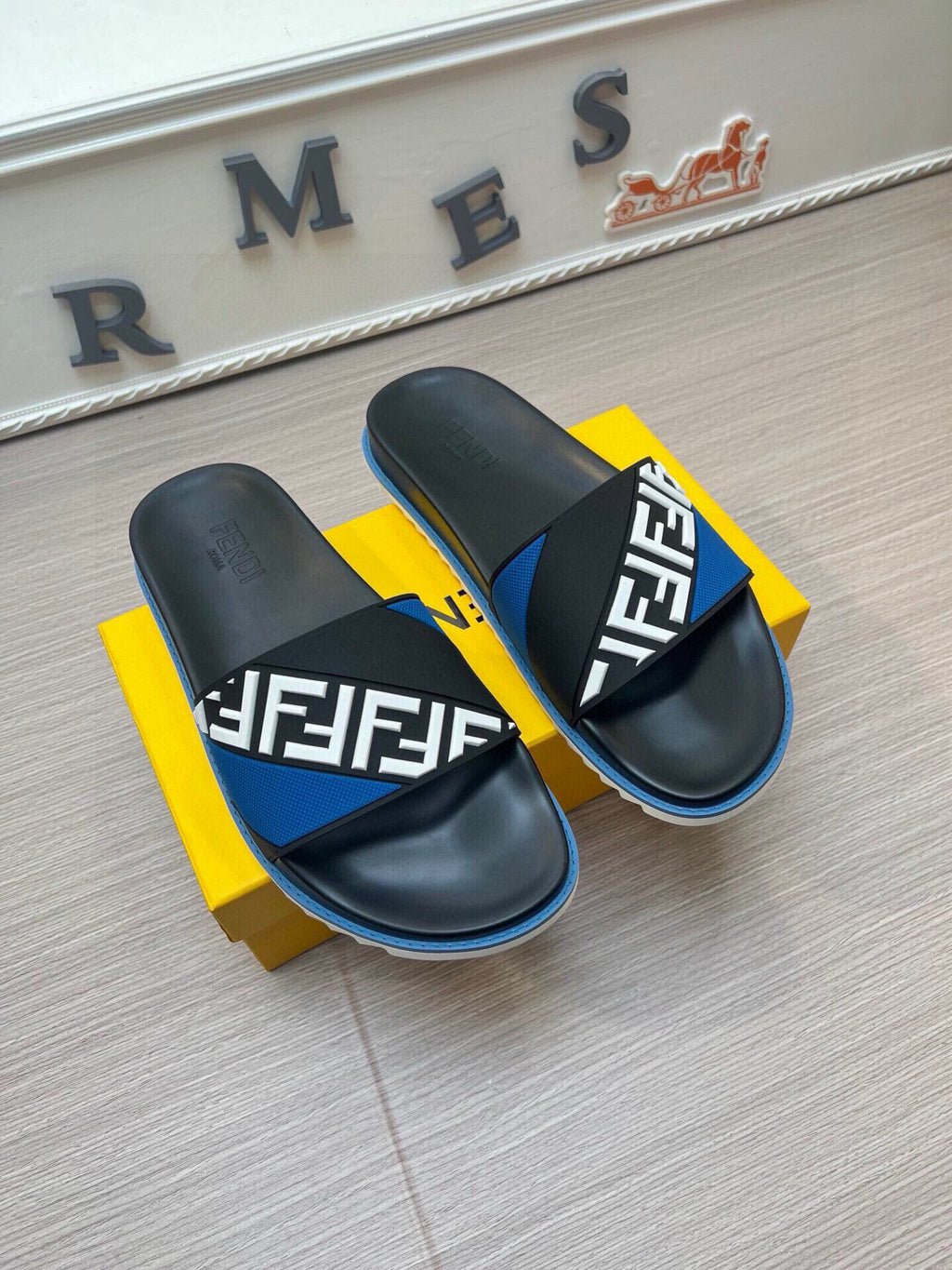 Z5Z35F283 Popular Slippers