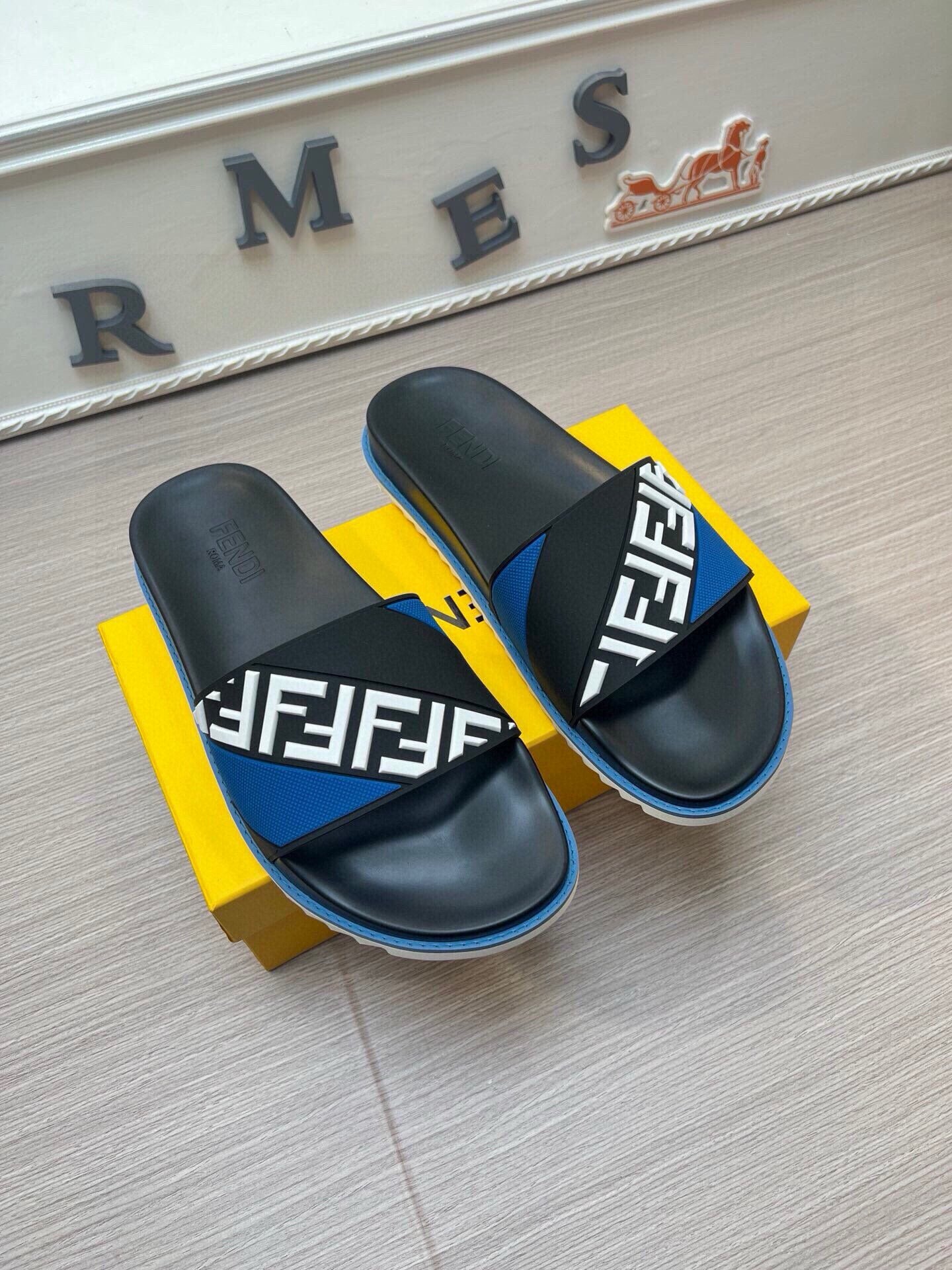 Z5Z35F283 Popular Slippers