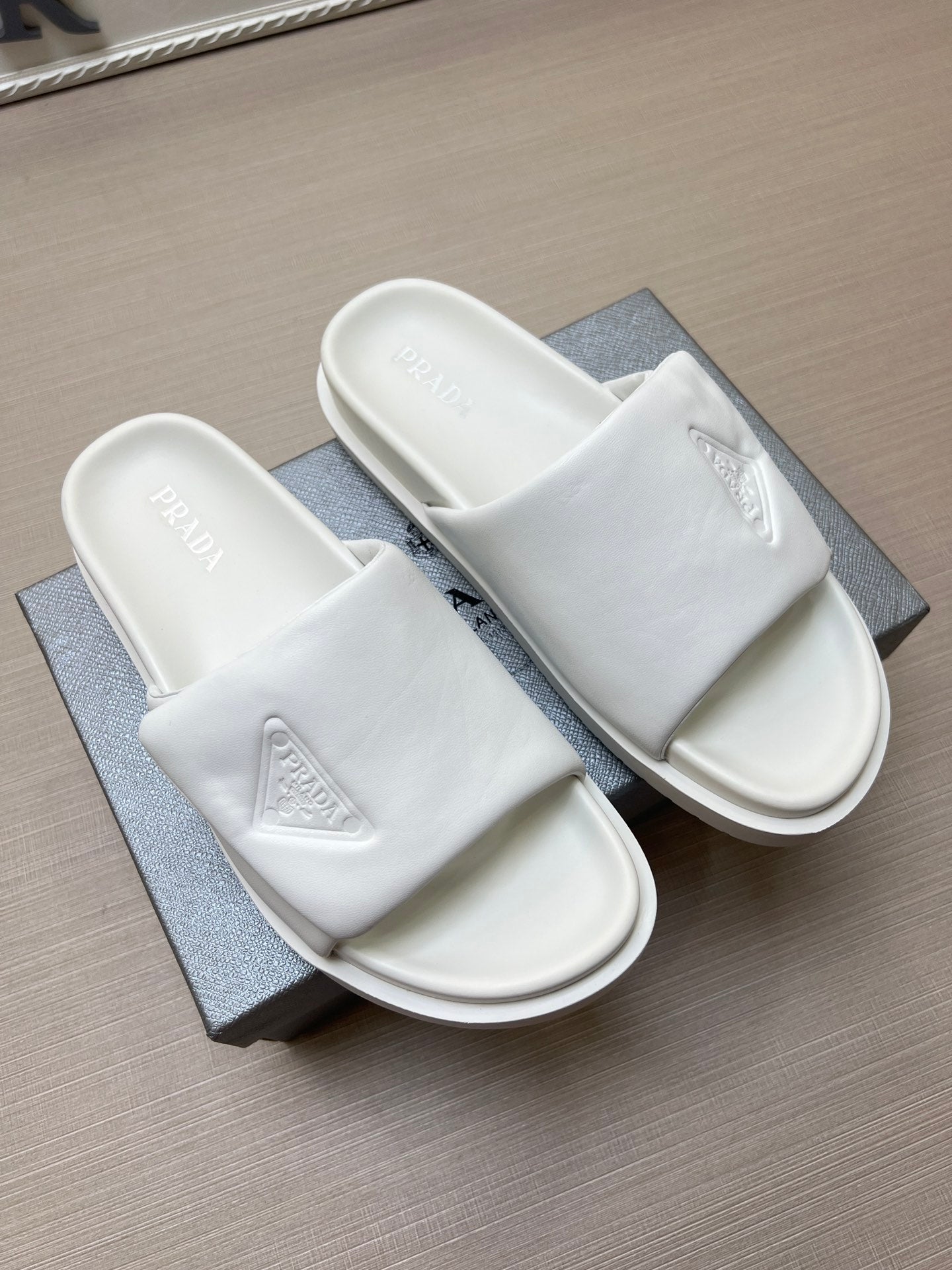 Z5ZPD7 Popular slippers
