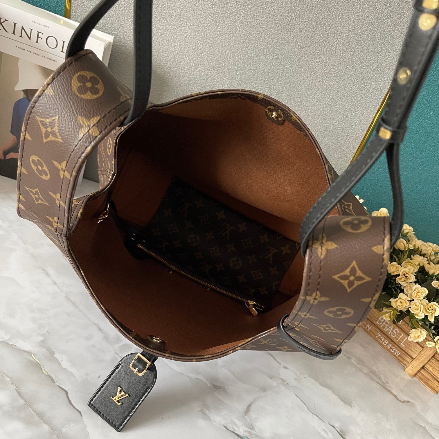B1X34E274 Popular   leather bag 