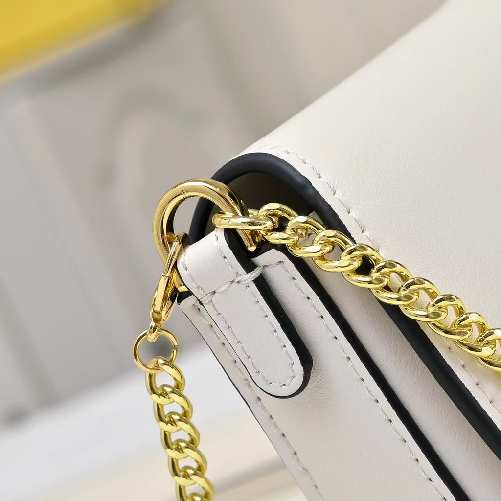 B1R15F138 Popular leather bag