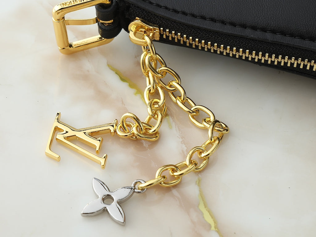 B1R15E23 Popular  leather bag