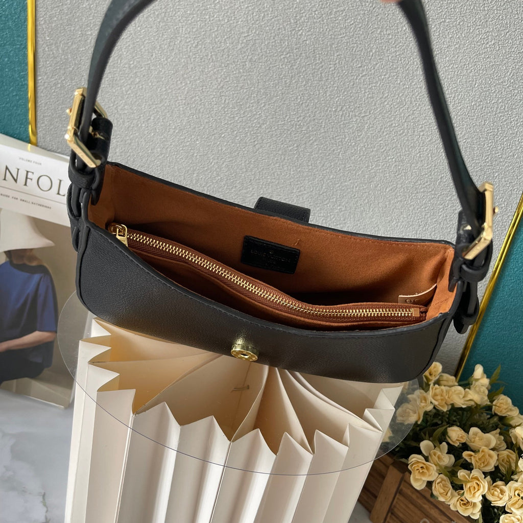 B1X44C416 Popular leather bag
