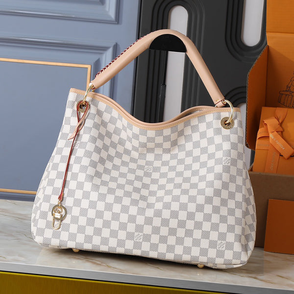B1P46E66 Popular leather bag