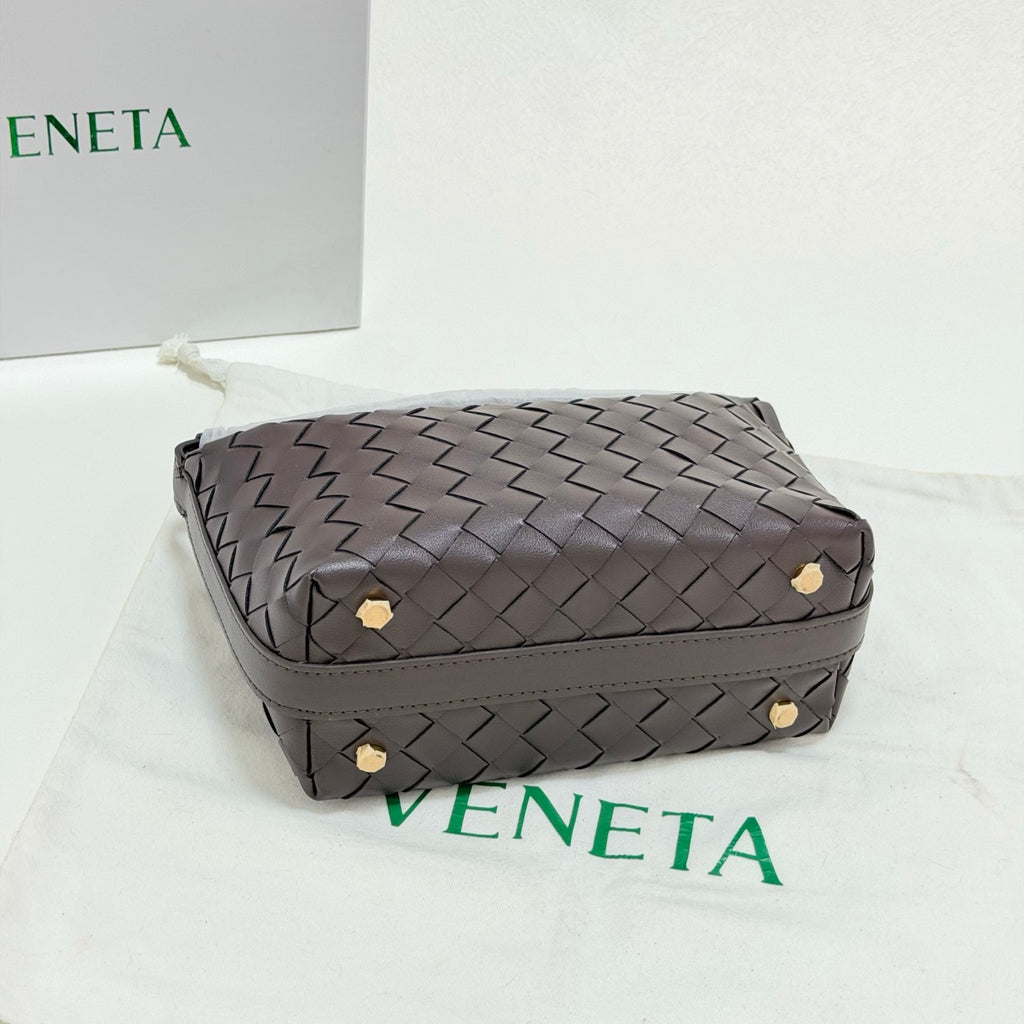 B1X76A11  Popular leather bag
