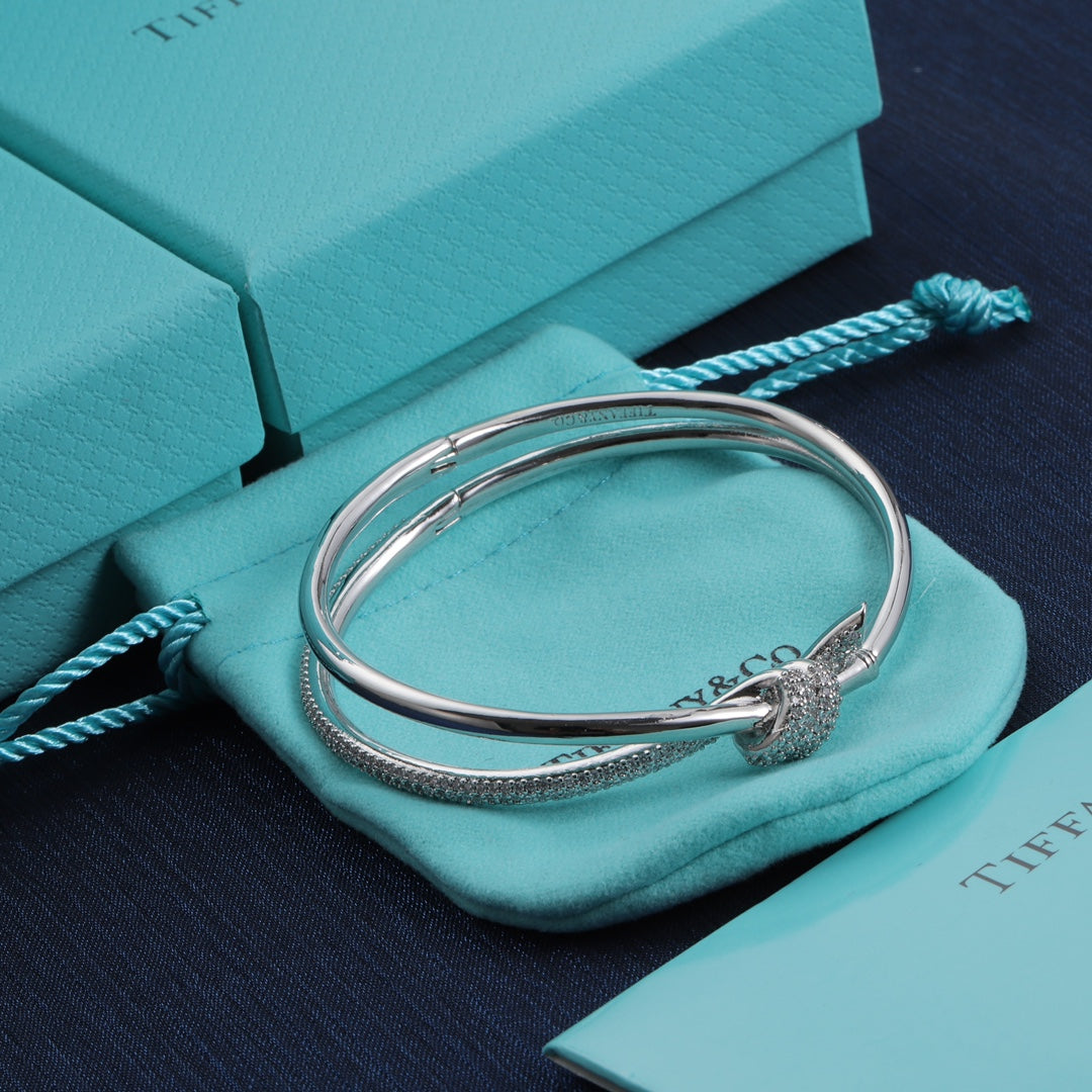 X1Y83T123K  Popular Bracelets