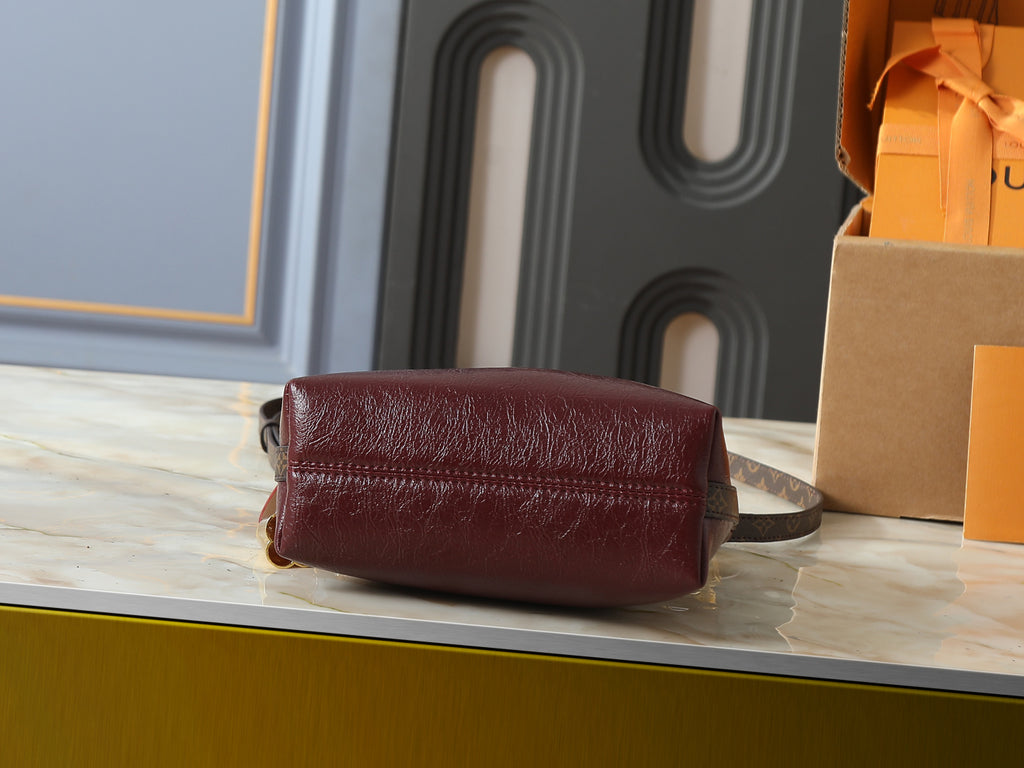 B1N86E7 Popular leather bag
