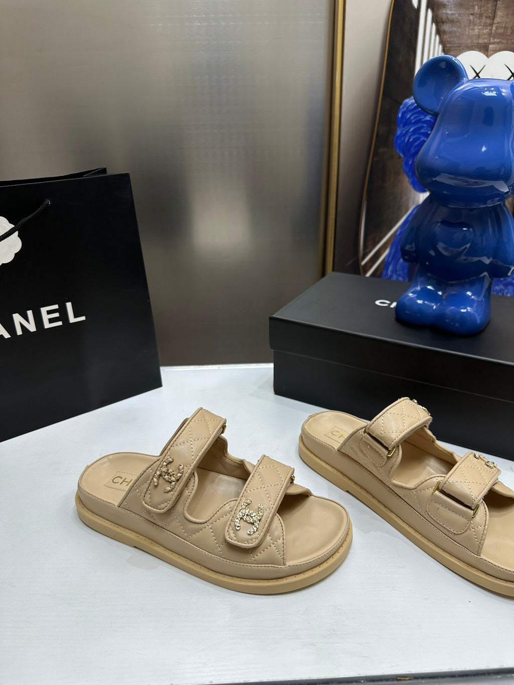 Z1R45C1  Popular sandals