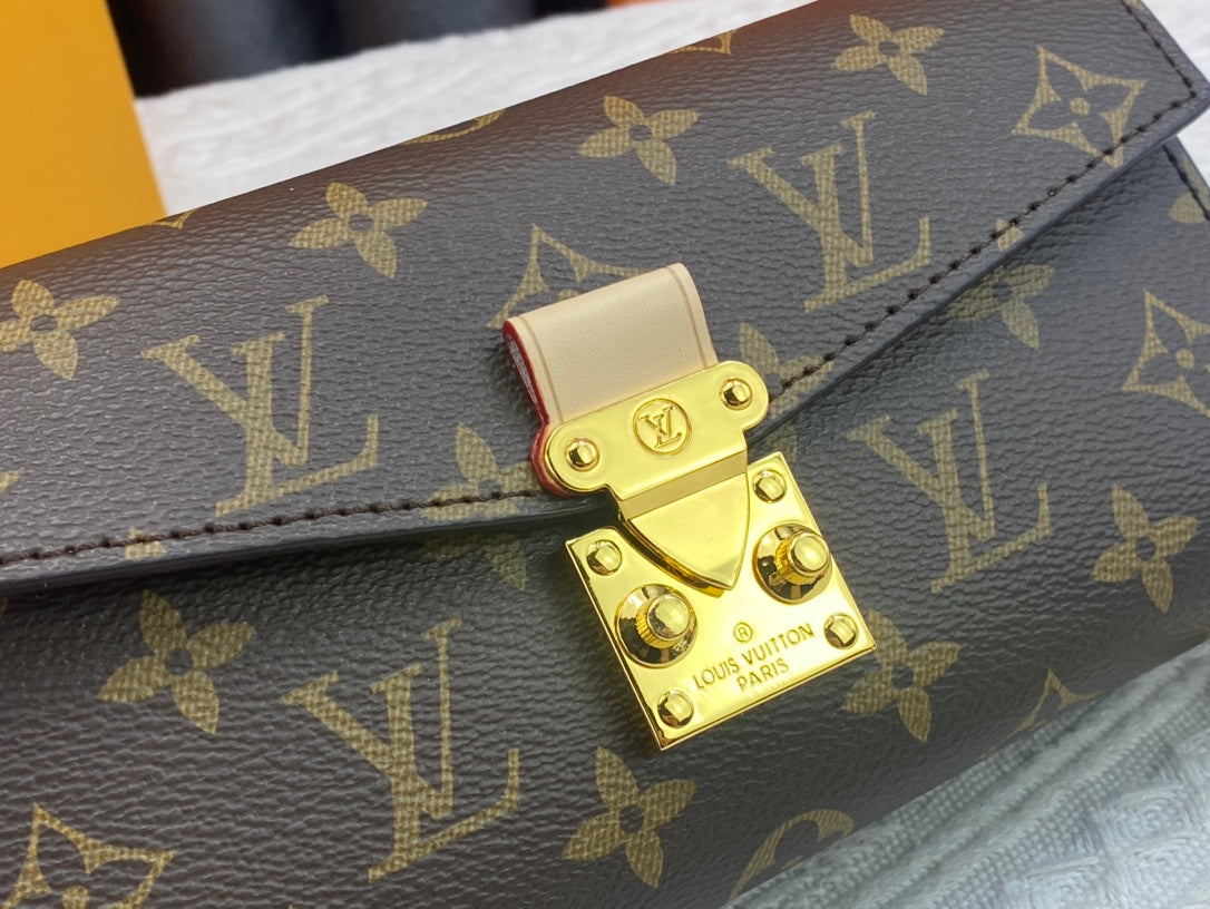 B1X43E32 Popular  leather bag 