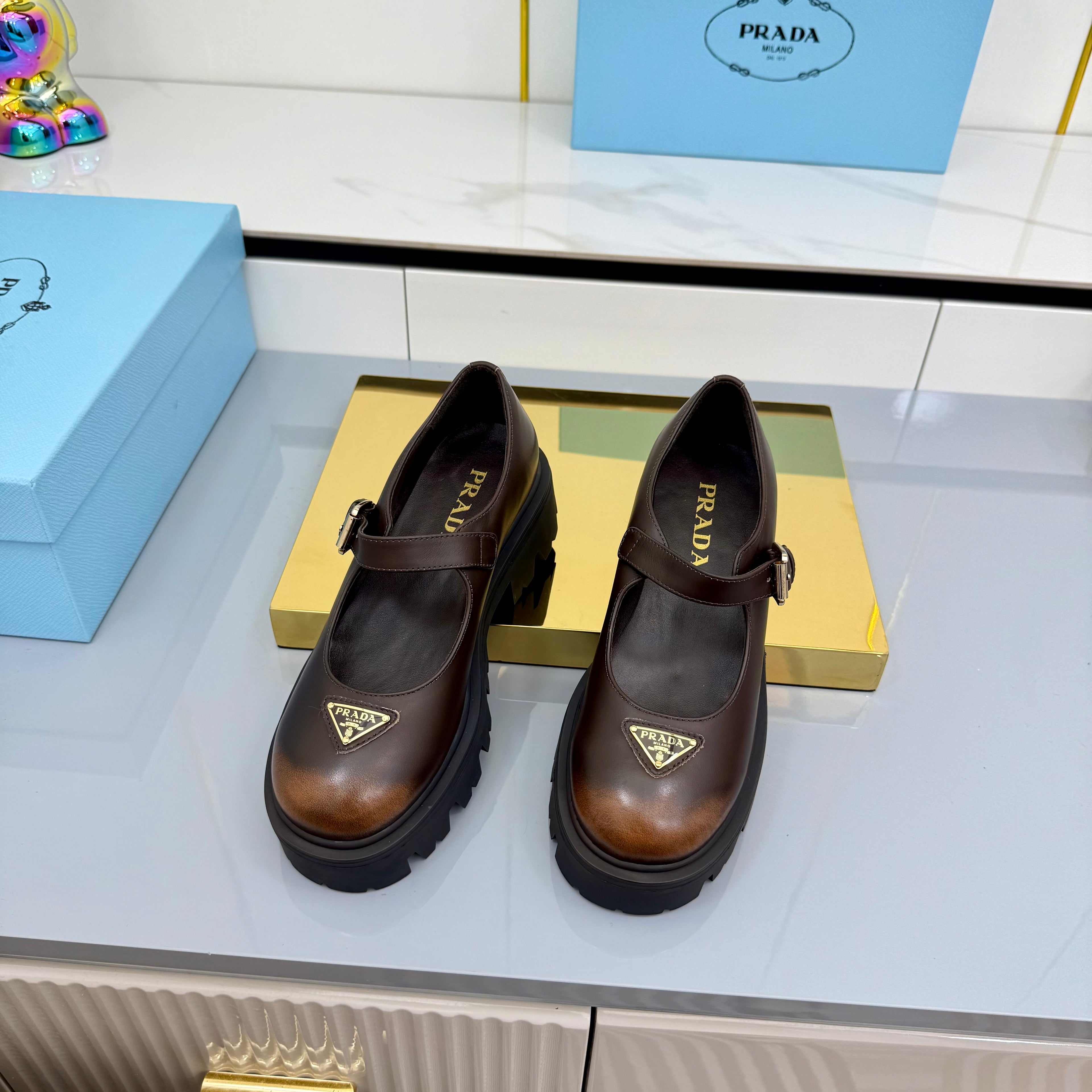 Z2Q105P308 Popular high-quality Shoes
