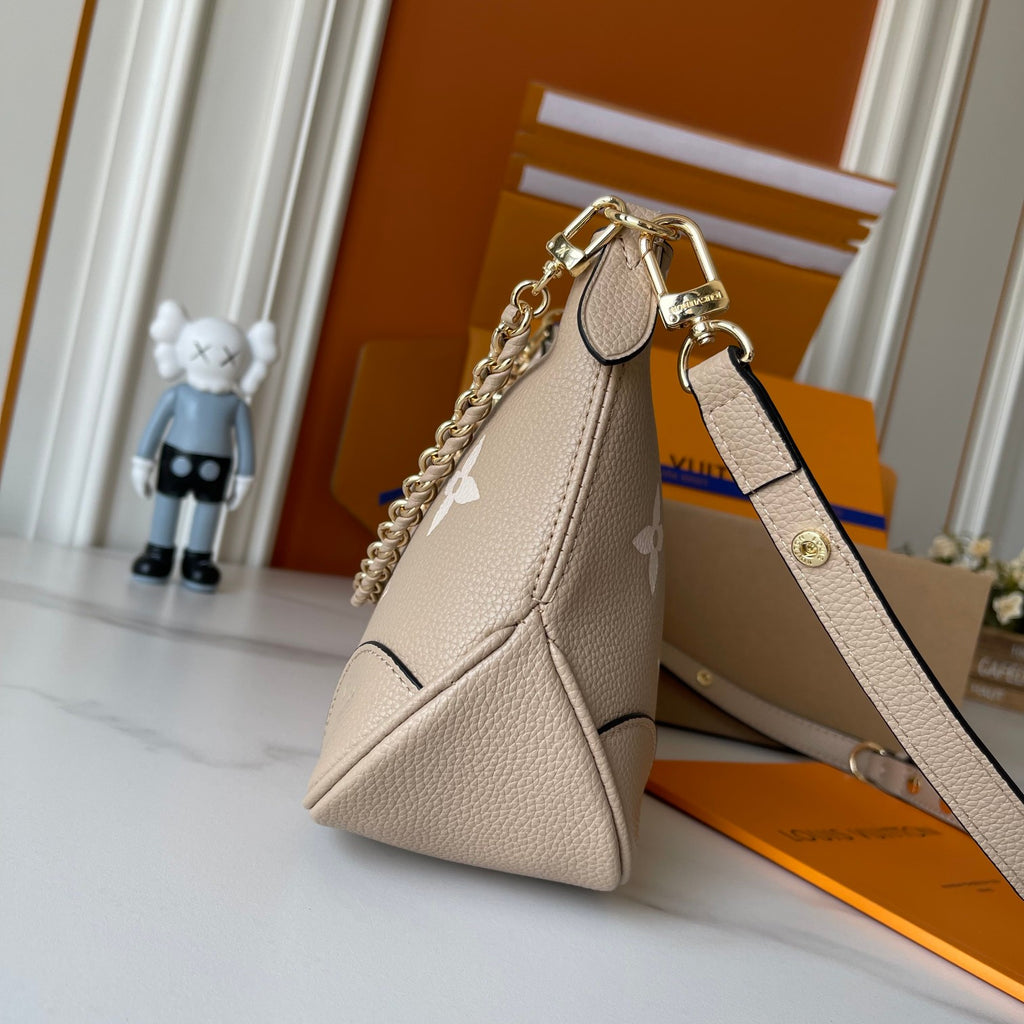 B1R76E01 Popular leather bag