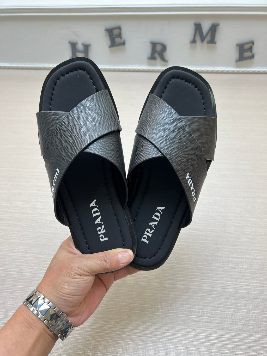 Z5ZPD72  Popular slippers
