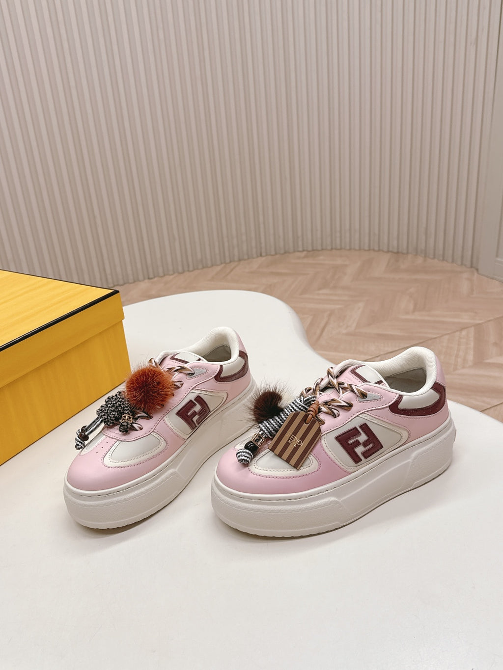 Z2Q105F417 Popular high-quality Shoes