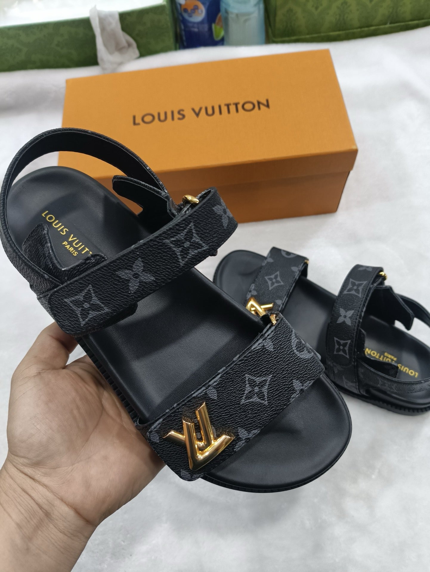 Z5LE211 Popular sandals