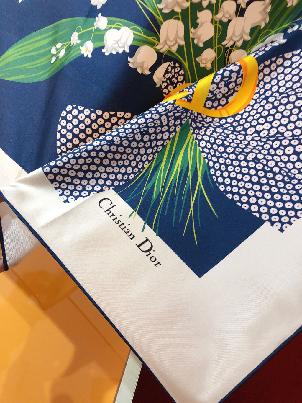 W1N55D7 Popular Silk Scarve