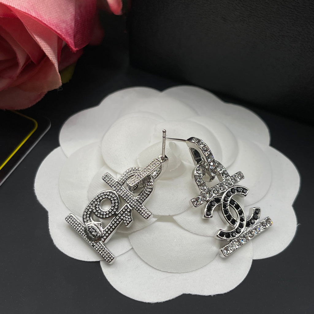 X1Z94C898E Popular  Earrings